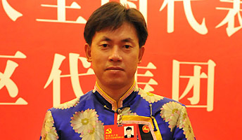 ����־�������ٽ�Ⱥ�������;�������ȫ�淢չ